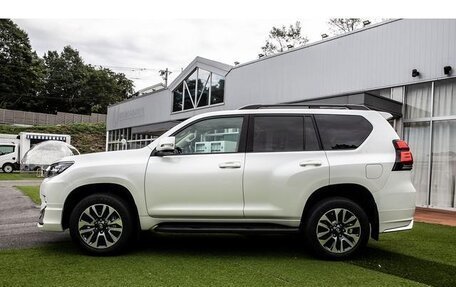 Toyota Land Cruiser Prado 150 рестайлинг 2, 2021 год, 4 340 000 рублей, 5 фотография