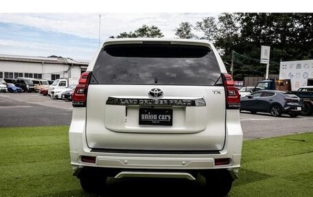 Toyota Land Cruiser Prado 150 рестайлинг 2, 2021 год, 4 340 000 рублей, 6 фотография
