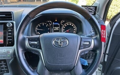 Toyota Land Cruiser Prado 150 рестайлинг 2, 2019 год, 3 187 000 рублей, 9 фотография