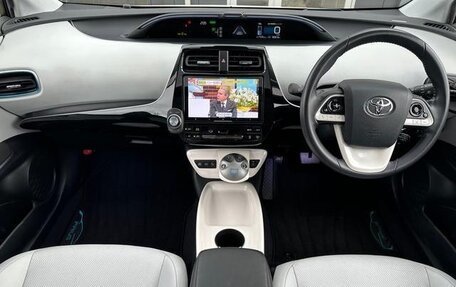 Toyota Prius IV XW50, 2020 год, 1 444 000 рублей, 9 фотография