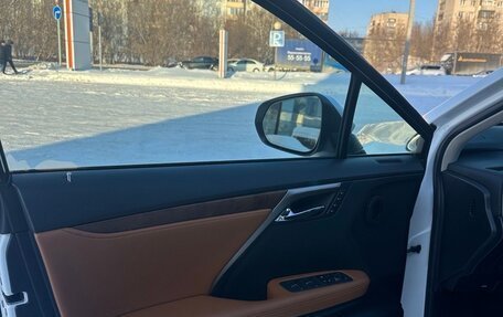 Lexus RX IV рестайлинг, 2021 год, 6 900 000 рублей, 9 фотография