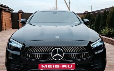 Mercedes-Benz E-Класс, 2021 год, 6 000 000 рублей, 2 фотография