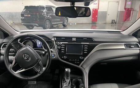 Toyota Camry, 2018 год, 2 550 000 рублей, 9 фотография