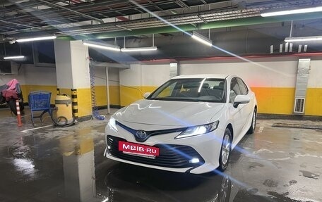 Toyota Camry, 2018 год, 2 550 000 рублей, 5 фотография