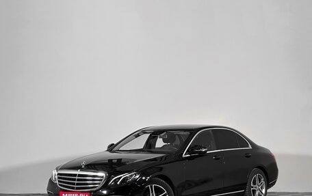 Mercedes-Benz E-Класс, 2017 год, 2 730 000 рублей, 1 фотография