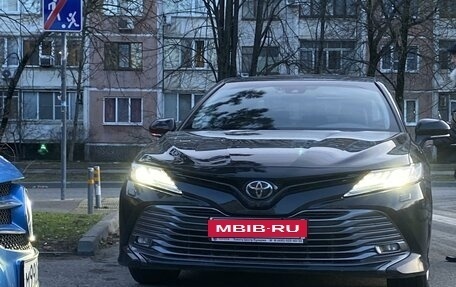 Toyota Camry, 2020 год, 3 950 000 рублей, 2 фотография