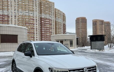Volkswagen Tiguan II, 2019 год, 2 650 000 рублей, 3 фотография