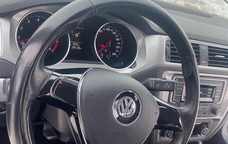 Volkswagen Jetta VI, 2017 год, 1 599 000 рублей, 11 фотография