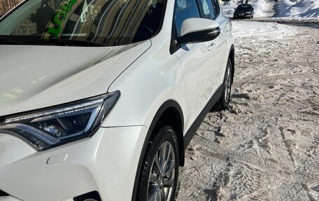 Toyota RAV4, 2018 год, 2 100 000 рублей, 3 фотография