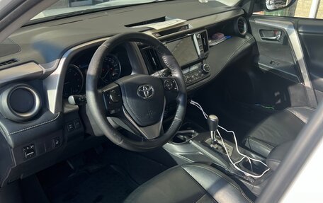 Toyota RAV4, 2018 год, 2 100 000 рублей, 8 фотография