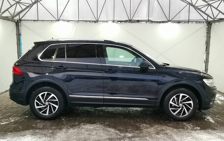 Volkswagen Tiguan II, 2018 год, 2 100 000 рублей, 9 фотография