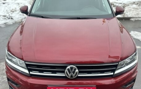 Volkswagen Tiguan II, 2018 год, 2 530 000 рублей, 8 фотография