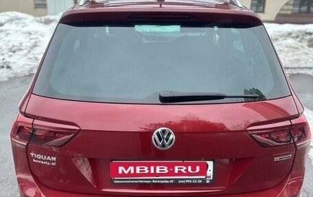 Volkswagen Tiguan II, 2018 год, 2 530 000 рублей, 4 фотография