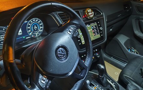 Volkswagen Tiguan II, 2017 год, 2 490 000 рублей, 8 фотография