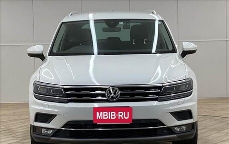 Volkswagen Tiguan II, 2020 год, 1 700 000 рублей, 2 фотография