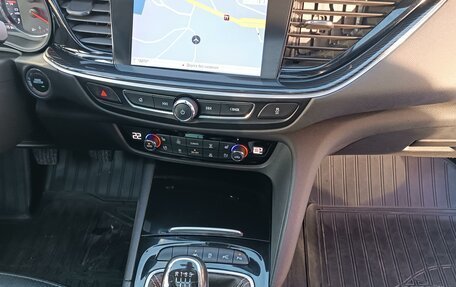 Opel Insignia II рестайлинг, 2018 год, 1 920 000 рублей, 30 фотография
