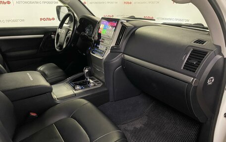 Toyota Land Cruiser 200, 2016 год, 6 270 000 рублей, 4 фотография