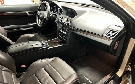 Mercedes-Benz E-Класс, 2015 год, 2 400 000 рублей, 26 фотография