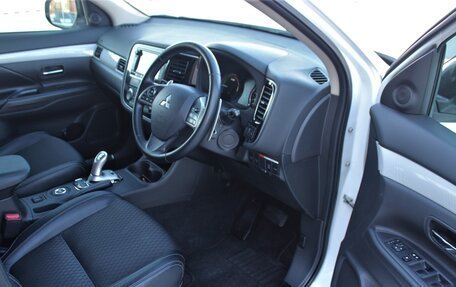 Mitsubishi Outlander III рестайлинг 3, 2013 год, 1 865 000 рублей, 18 фотография