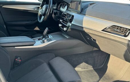 BMW 5 серия, 2018 год, 3 600 000 рублей, 15 фотография