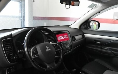 Mitsubishi Outlander III рестайлинг 3, 2014 год, 1 840 000 рублей, 10 фотография