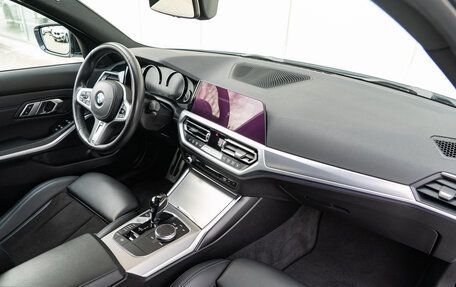 BMW 3 серия, 2019 год, 3 550 000 рублей, 11 фотография