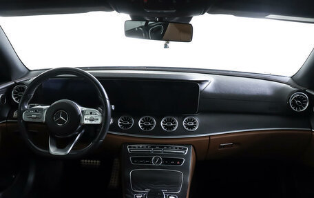 Mercedes-Benz E-Класс, 2019 год, 4 550 000 рублей, 14 фотография
