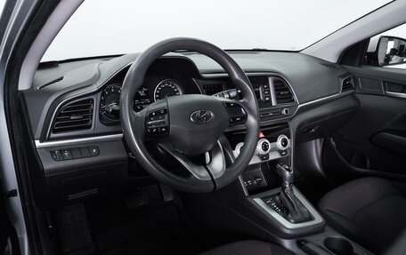 Hyundai Elantra VI рестайлинг, 2019 год, 1 839 000 рублей, 10 фотография