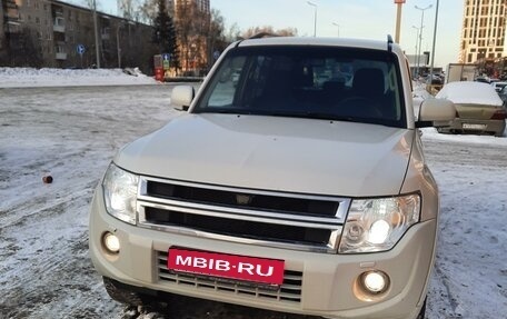 Mitsubishi Pajero IV, 2013 год, 2 500 000 рублей, 3 фотография