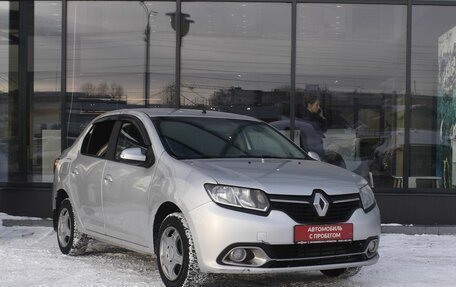 Renault Logan II, 2018 год, 850 000 рублей, 3 фотография