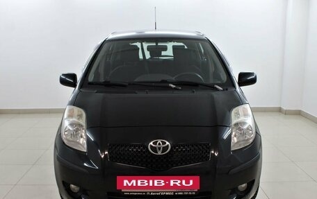 Toyota Yaris III рестайлинг, 2007 год, 720 000 рублей, 2 фотография