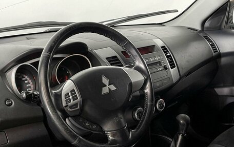 Mitsubishi Outlander III рестайлинг 3, 2008 год, 1 137 000 рублей, 13 фотография