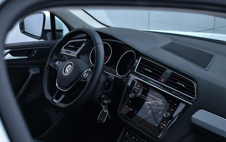 Volkswagen Tiguan II, 2018 год, 2 900 000 рублей, 17 фотография