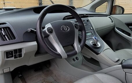 Toyota Prius, 2009 год, 1 050 000 рублей, 8 фотография