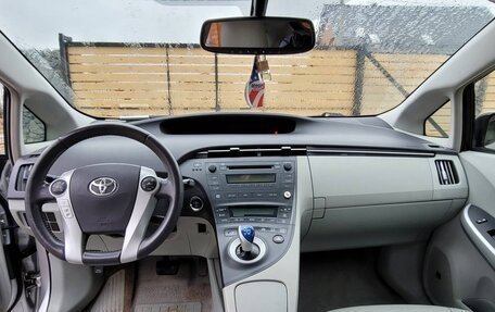 Toyota Prius, 2009 год, 1 050 000 рублей, 9 фотография