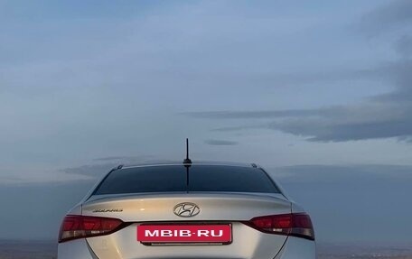 Hyundai Solaris II рестайлинг, 2019 год, 1 300 000 рублей, 11 фотография