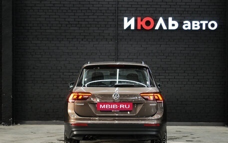 Volkswagen Tiguan II, 2018 год, 2 500 000 рублей, 6 фотография