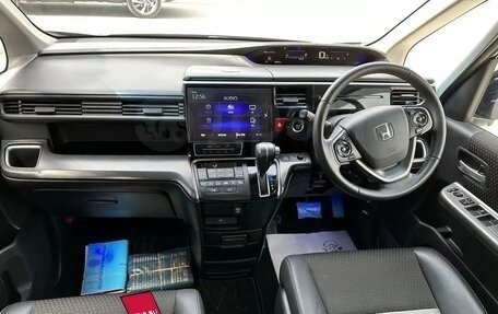 Honda Stepwgn IV, 2020 год, 1 850 000 рублей, 14 фотография