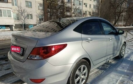 Hyundai Solaris II рестайлинг, 2011 год, 730 000 рублей, 4 фотография