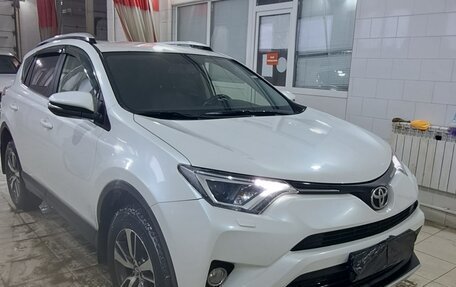 Toyota RAV4, 2016 год, 2 200 000 рублей, 7 фотография
