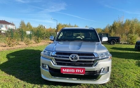 Toyota Land Cruiser 200, 2019 год, 11 960 000 рублей, 9 фотография
