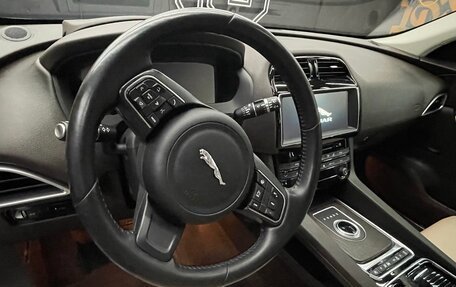Jaguar F-Pace, 2016 год, 3 800 000 рублей, 11 фотография
