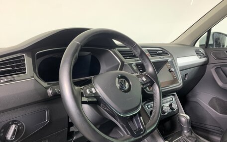 Volkswagen Tiguan II, 2018 год, 3 260 000 рублей, 12 фотография