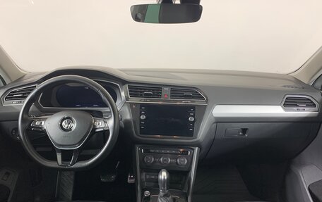 Volkswagen Tiguan II, 2018 год, 3 260 000 рублей, 13 фотография