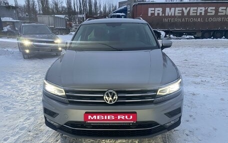 Volkswagen Tiguan II, 2017 год, 2 605 000 рублей, 2 фотография