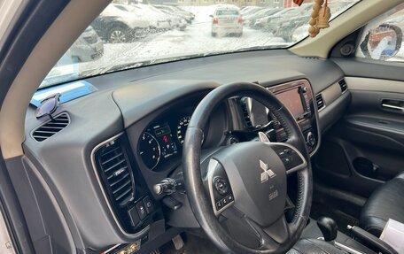 Mitsubishi Outlander III рестайлинг 3, 2012 год, 1 870 000 рублей, 9 фотография