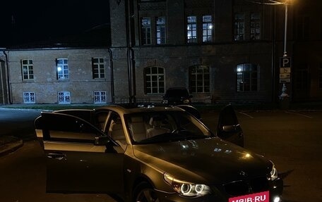 BMW 5 серия, 2004 год, 1 150 000 рублей, 9 фотография