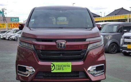 Honda Stepwgn IV, 2019 год, 1 830 000 рублей, 2 фотография
