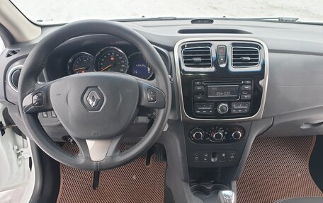Renault Logan II, 2015 год, 900 000 рублей, 6 фотография