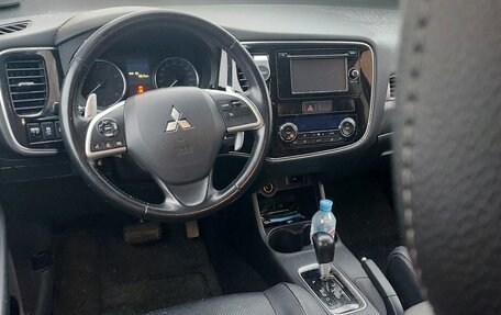 Mitsubishi Outlander III рестайлинг 3, 2013 год, 1 970 000 рублей, 3 фотография